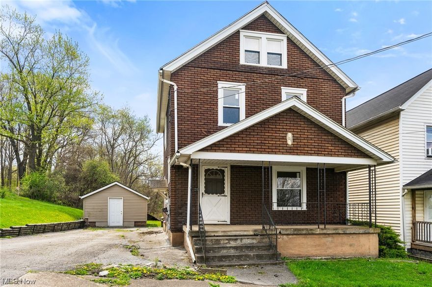 You definitely have to take a look at this home.  It is the perfect starter home or investment property.  Updates include new flooring, kitchen, bathroom, windows and furnace.  Schedule your showing today!