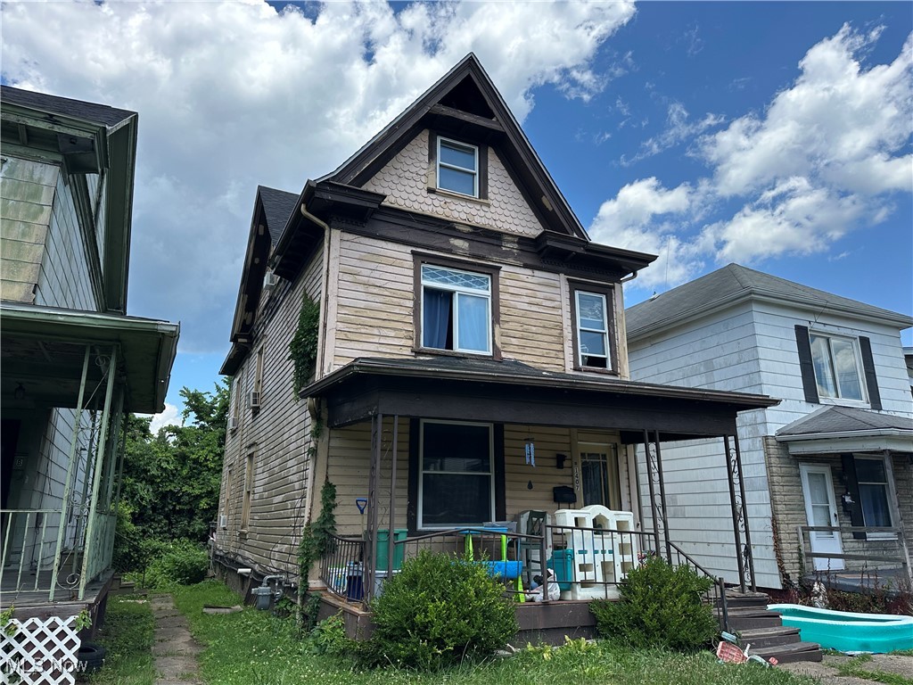 Opportunity on Oregon Avenue! Boasting a newer roof (about 3 years old) and nearly 1650 sqft, this large home is ready for you to make it your own! Or, keep the current tenants and add it to your rental portfolio. Near Franciscan University, highway access and all else Steubenville has to offer. Schedule a tour now!