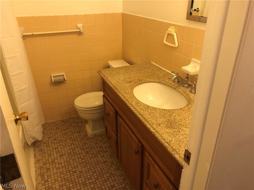 Golden Oaks Condo - Residential Lease