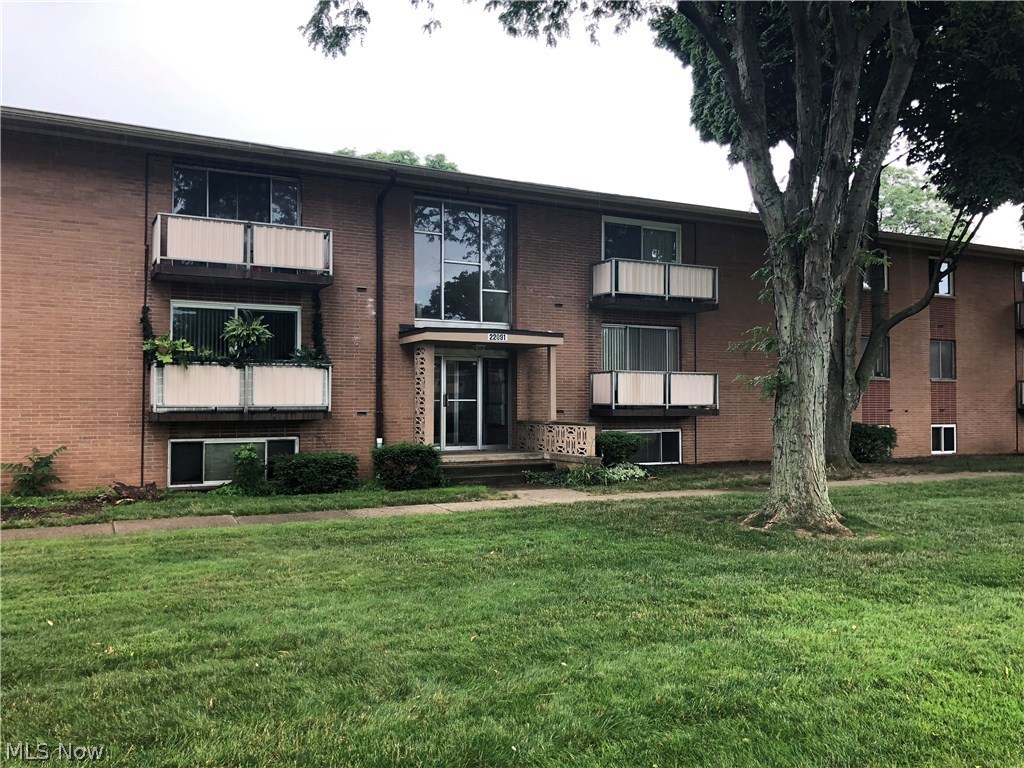 Golden Oaks Condo - Residential Lease