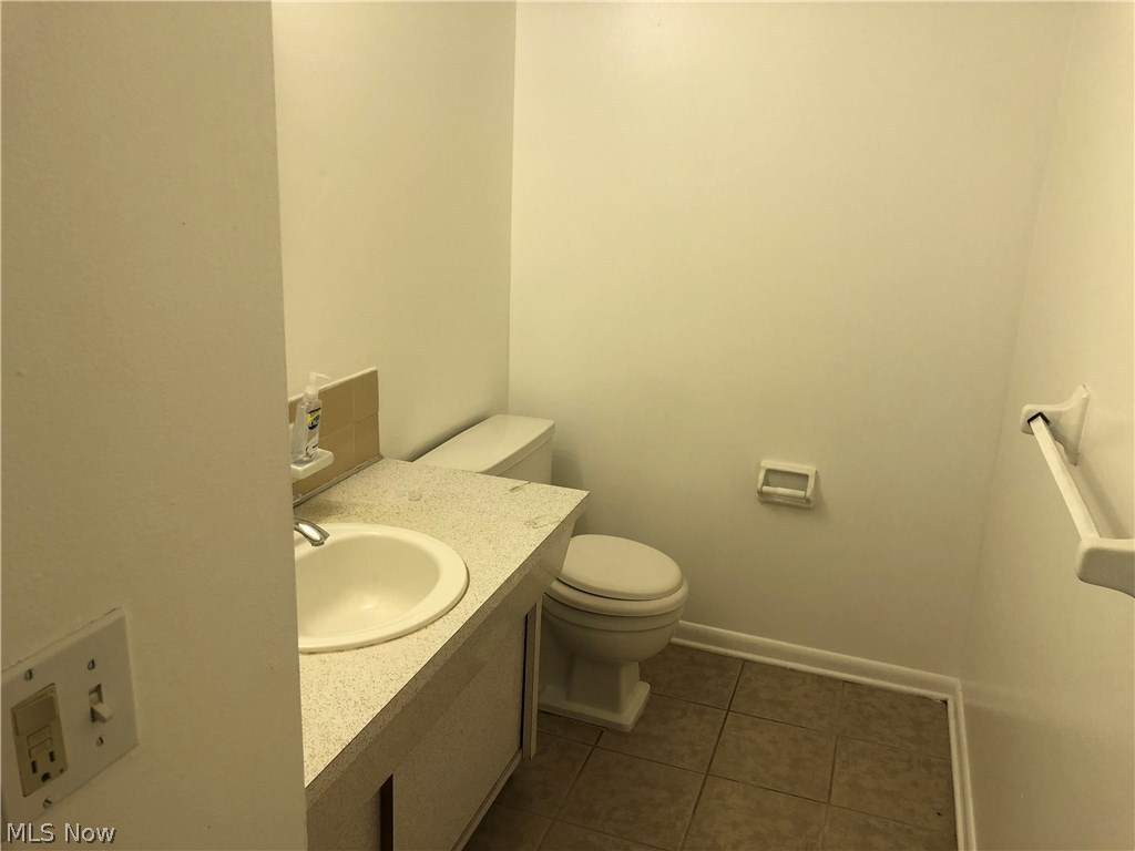 Golden Oaks Condo - Residential Lease