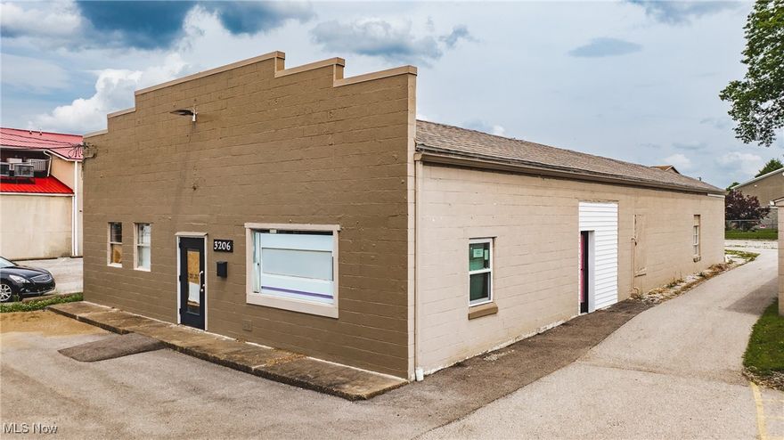 2,340 Sq. Ft. Open Layout: A blank canvas perfect for retail, office, a café, boutique fitness, or creative studio.
High-Visibility Location: Positioned to capture foot and vehicle traffic daily.
Bonus Rear Lot: Additional space ideal for parking, outdoor seating, storage, or future expansion.
Versatile Potential: Designed to accommodate a wide range of business opportunities.
Ample Accessibility: Easy access for customers, deliveries, and staff.
Whether you're launching a new business or expanding an existing one, this property offers the flexibility, location, and added benefits to set you up for success.