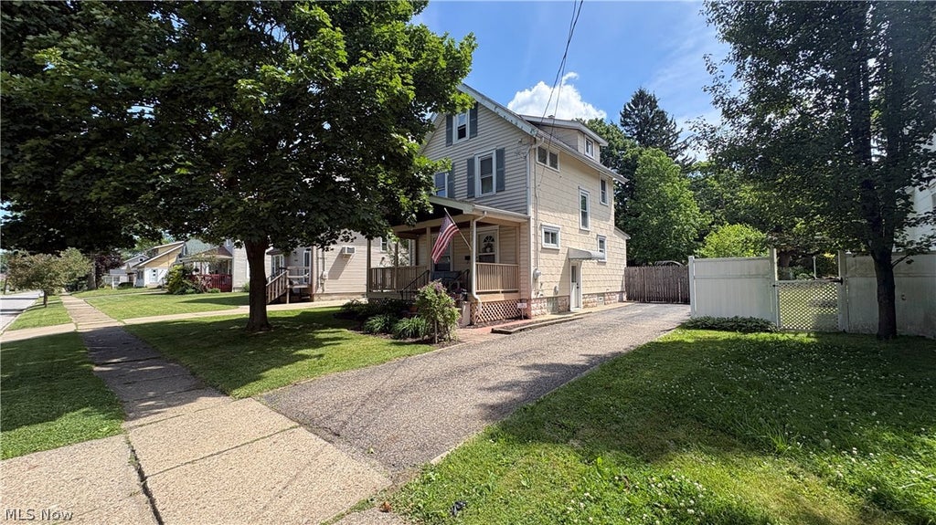Photo of 2559 6th Street, Cuyahoga Falls, OH 44221 (MLS # 5219819)