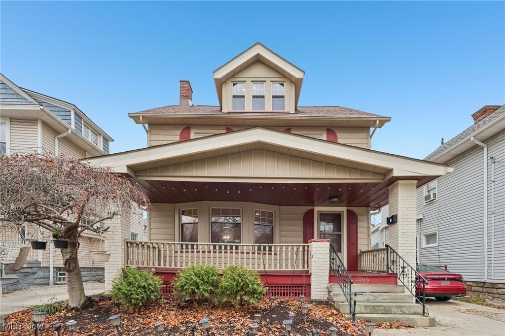 Photo of 1566 Elbur Avenue, Lakewood, OH 44107 (MLS # 5178127)