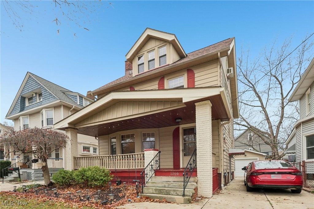 Photo of 1566 Elbur Avenue, Lakewood, OH 44107 (MLS # 5178127)