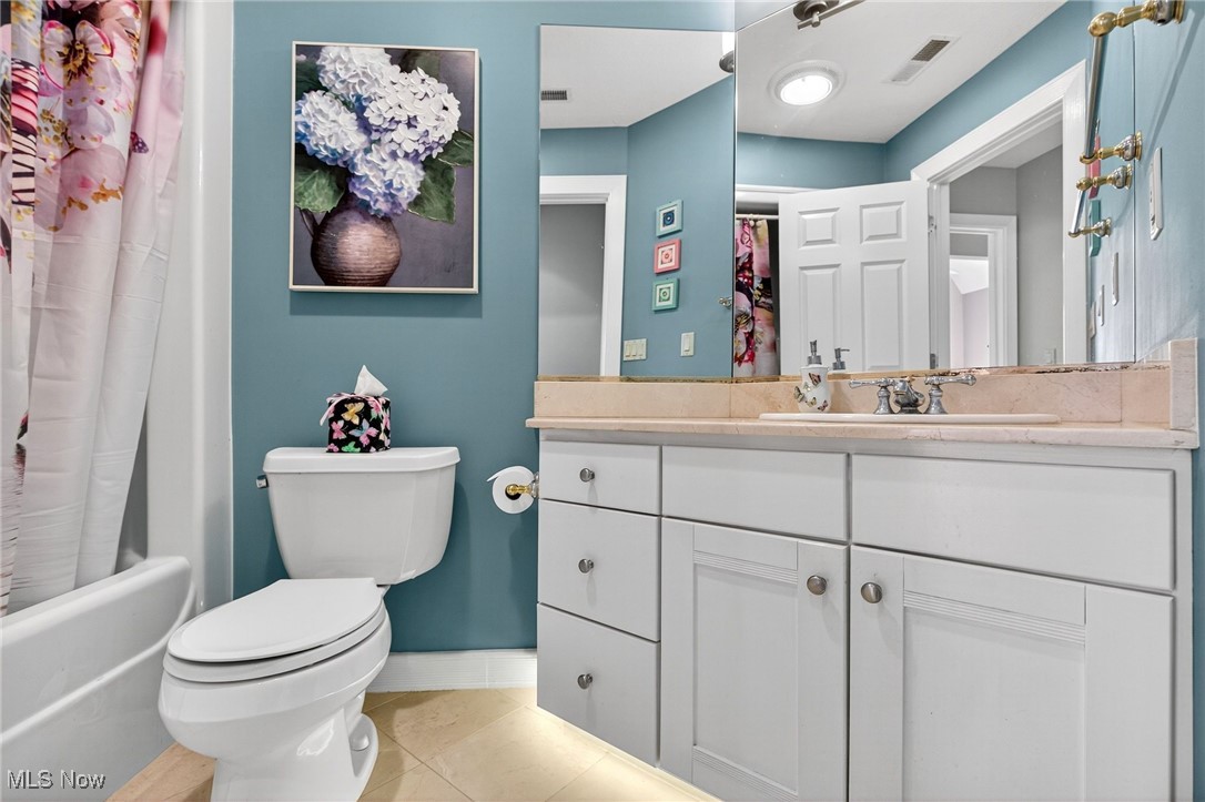 Red Tail - Residential