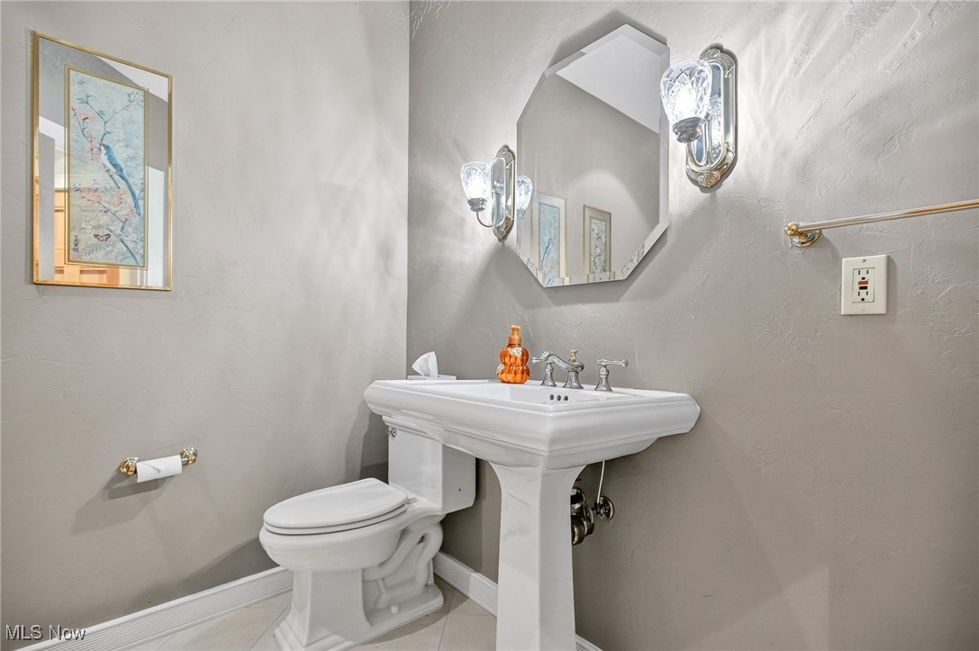 Red Tail - Residential