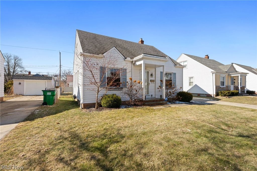 Photo of 280 E 328th Street, Willowick, OH 44095 (MLS # 5190720)