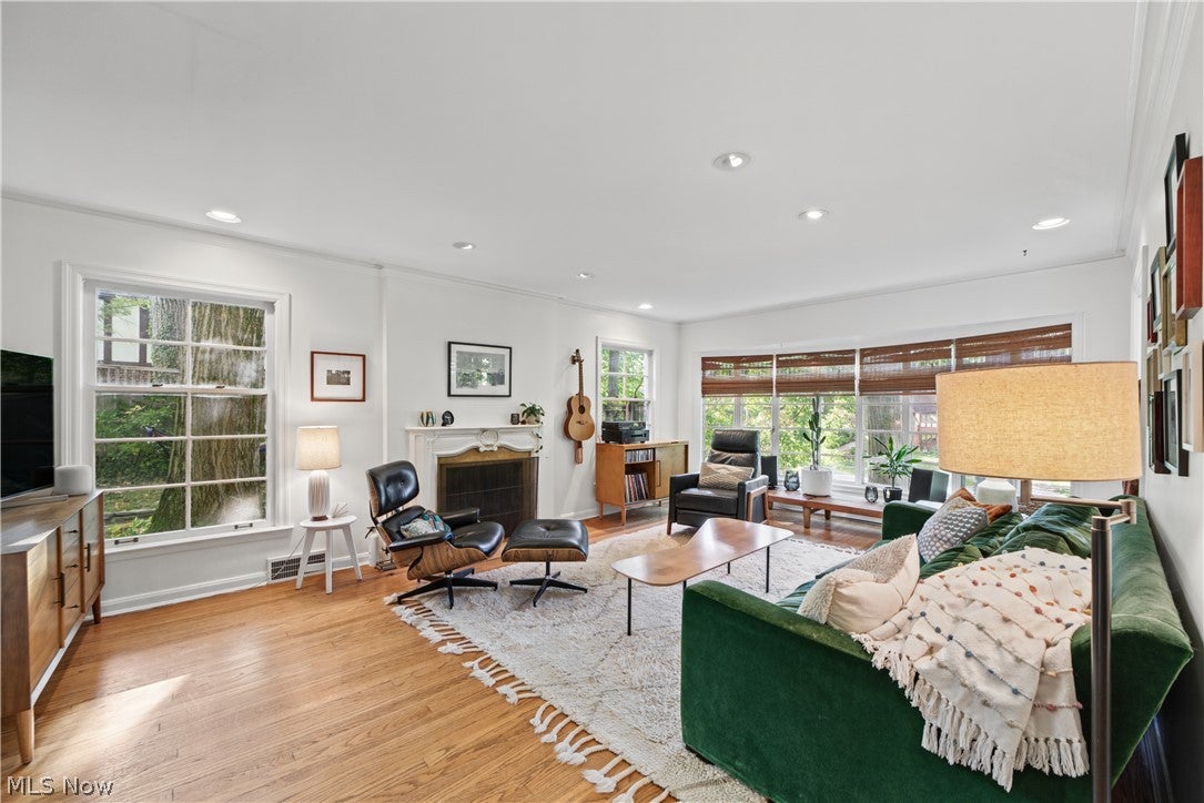 3779 Meadowbrook Boulevard