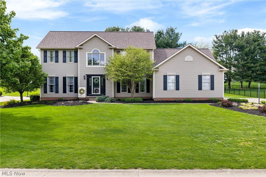 Photo of 8835 Leyland Avenue NW, North Canton, OH 44720 (MLS # 5204599)