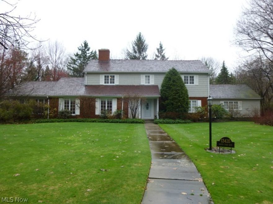 Enjoy the park-like setting and manicured lawns of this lovely home.  Located near Horseshoe Lake, this 4 Bedroom, 3.1 Bath home has much to offer.  The Sun Room boasts cathedral ceilings and walls of widows to capture the outside views. Wonderful greenhouse breakfast room opens to the bright & airy Kitchen. The formal Living and Dining rooms provide a beautiful setting for entertaining. First and Second floor Master Suites deliver many options. Pella windows, security system, 3 zoned HVAC systems, in-ground sprinkler.Master on 1st or 2nd.