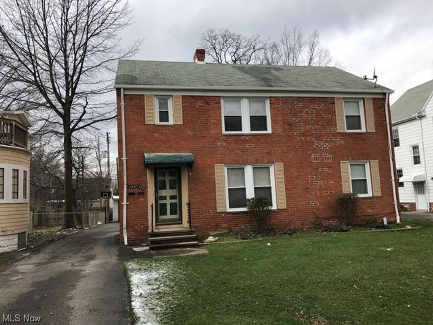 Duplex.   UP Unit.  2 Bdrms 1 Bath.  Appliances. 1 Car Garage