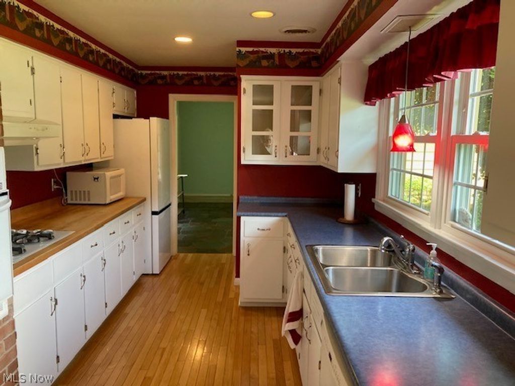 Photo of 8770 Squirrel Hill DR, Warren, OH 44484 (MLS # 5226296)