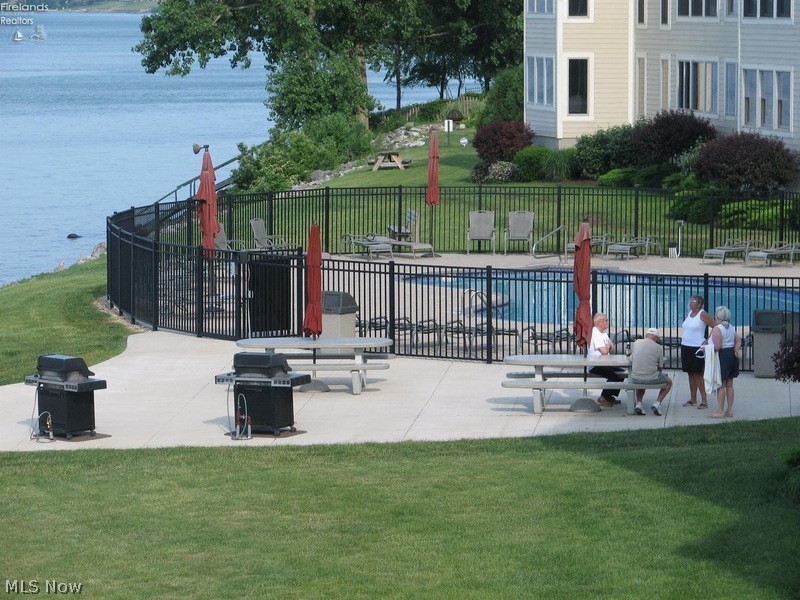 Beachwood Villa - Residential