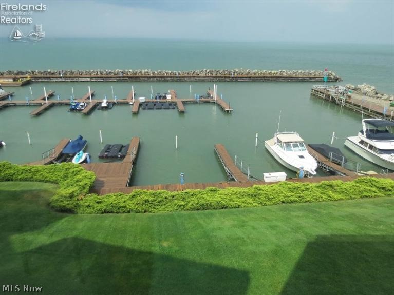 Beachwood Villa - Residential