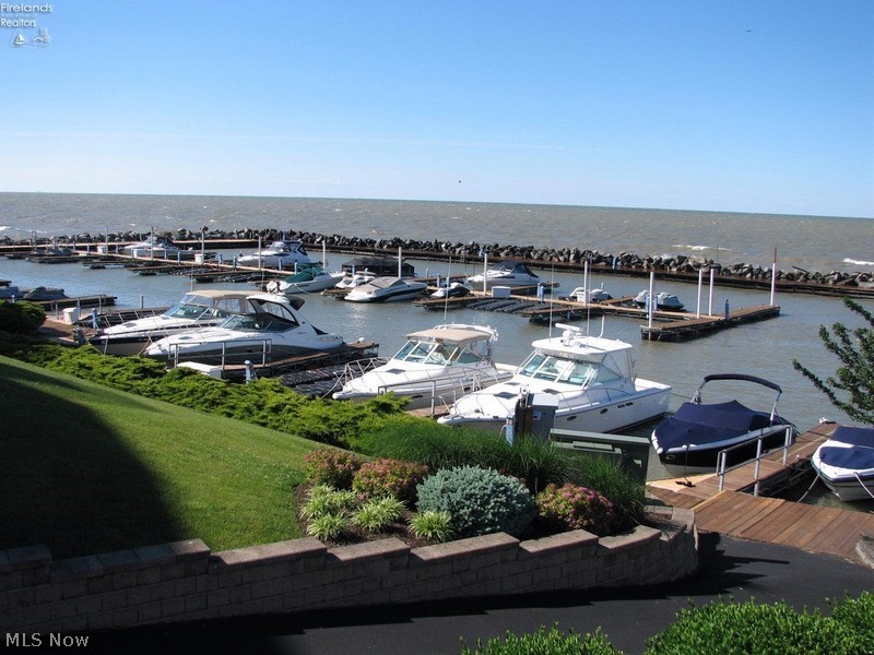 Beachwood Villa - Residential