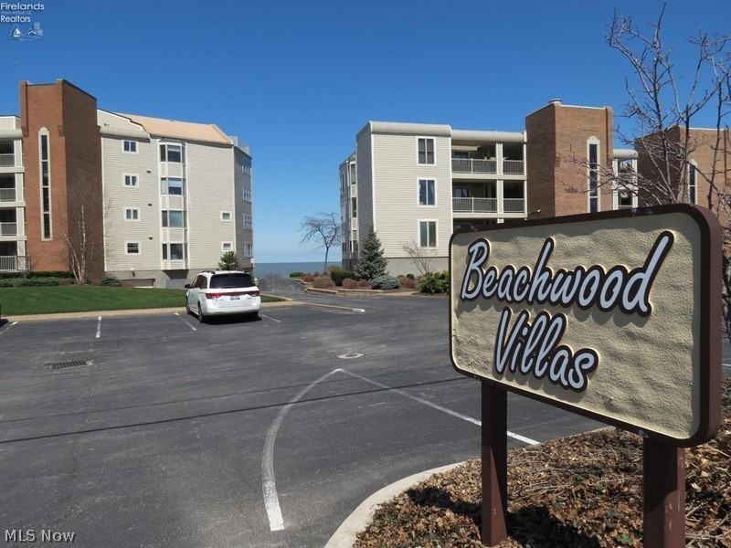 Beachwood Villa - Residential