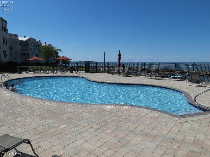 Beachwood Villa - Residential