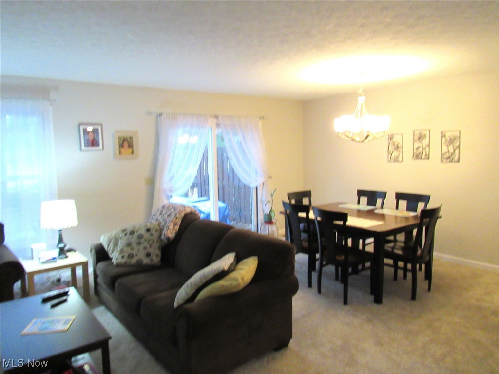 18344 Woodside Crossings Xing, Strongsville, Ohio image 8