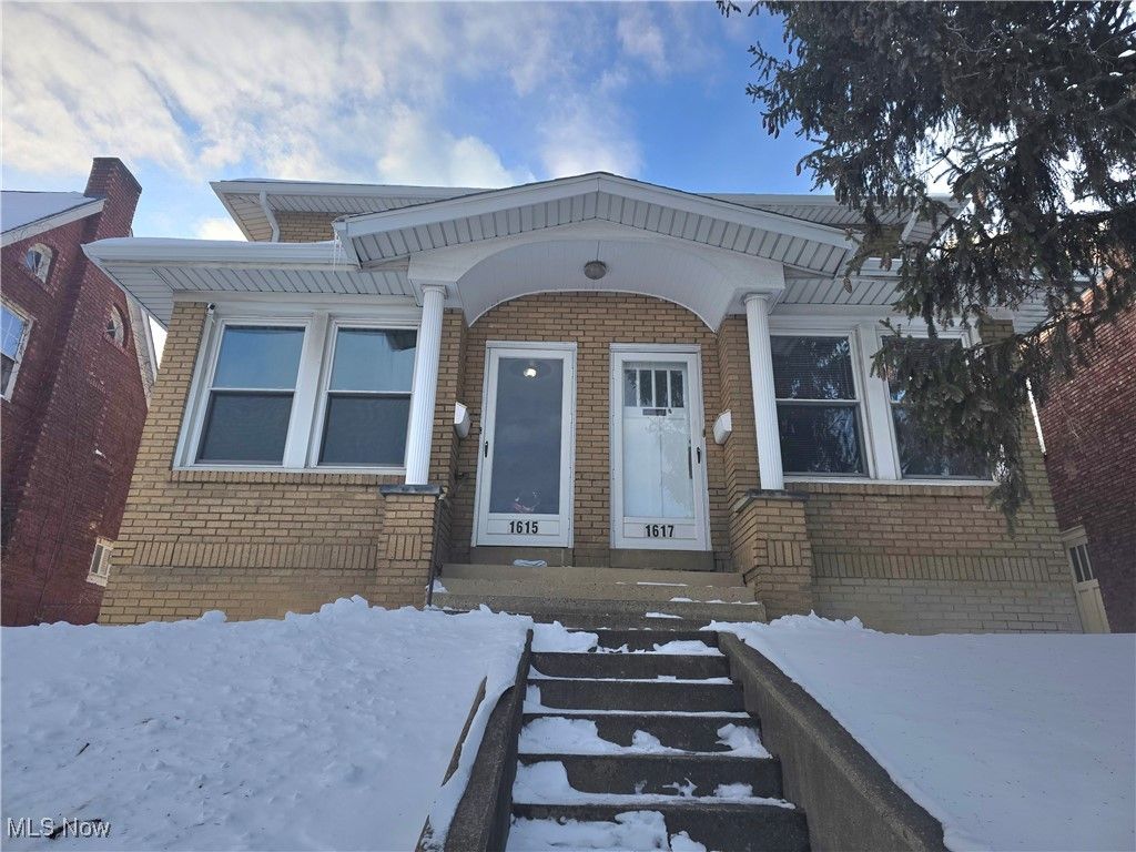 Photo of 1617 Maple Avenue #1617, Zanesville, OH 43701 (MLS # 5184807)