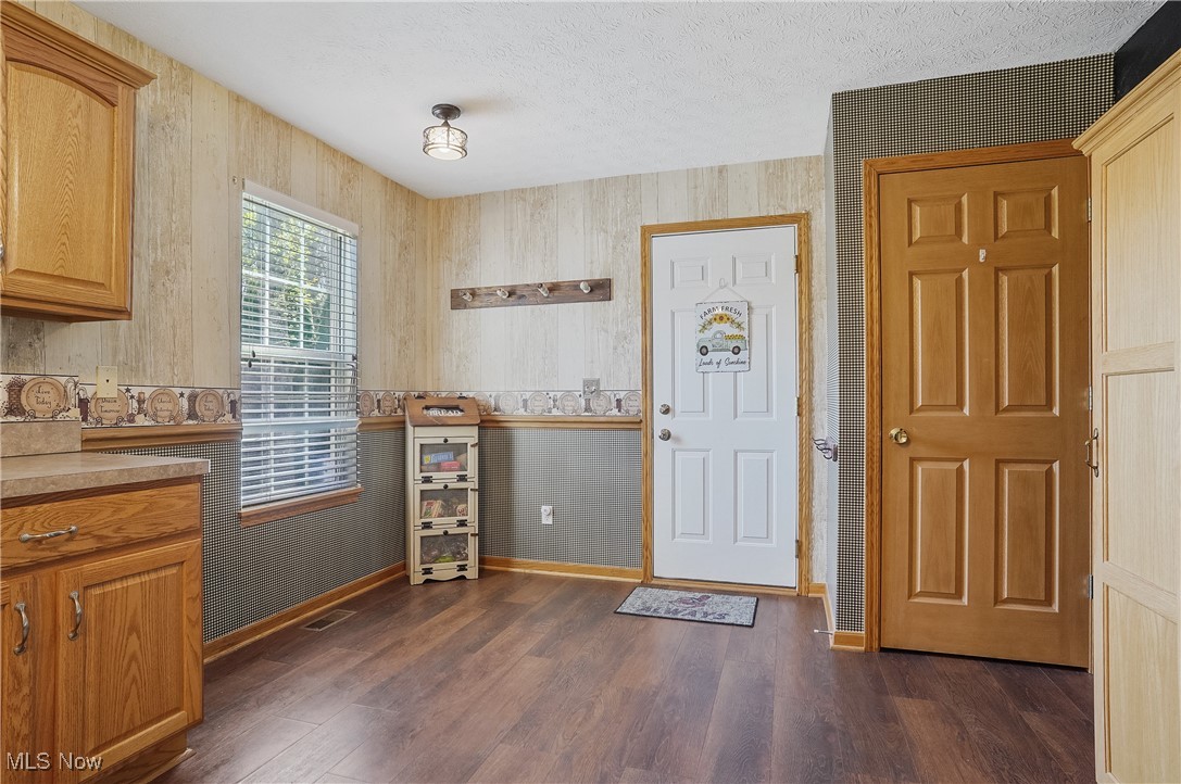 6991 White Pine Drive, Ravenna, Ohio image 13