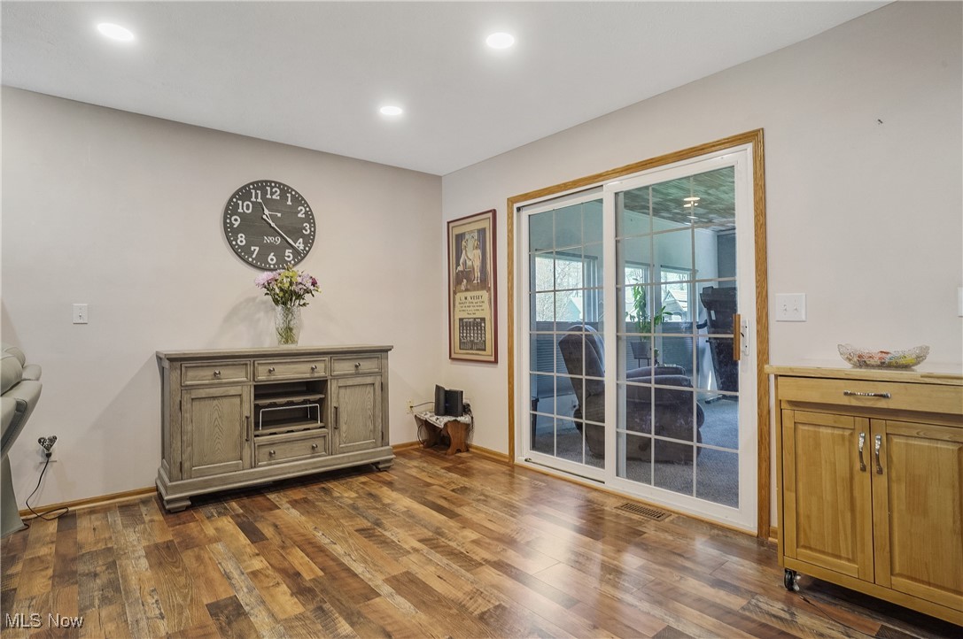 6991 White Pine Drive, Ravenna, Ohio image 9