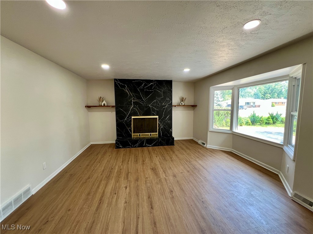 12890 List Lane