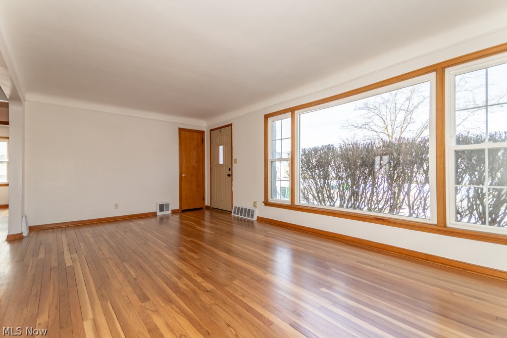 1677 Hawthorne Drive