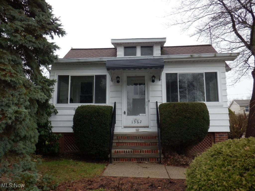 1562 Roselawn Road