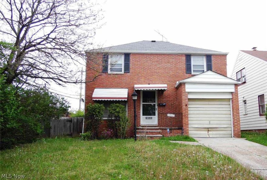 This 3-bedroom Colonial has living room with fireplace, formal dining room, large family room with fireplace and bay window, and spacious eat-in kitchen with slider to backyard.  This home is close to shopping and has ease of access to the highway.