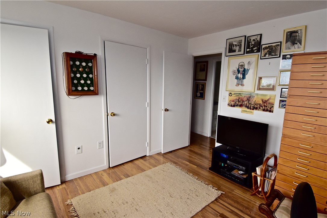 Meridian Condo - Residential