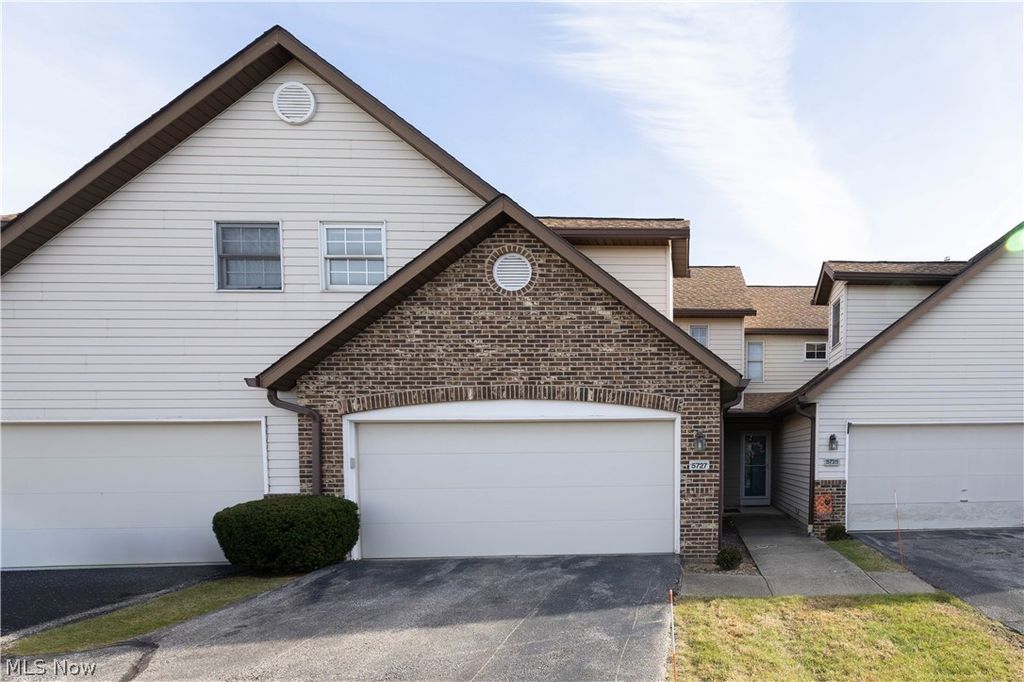 Photo of 5727 Gateway Lane #1203, Brook Park, OH 44142 (MLS # 5186145)