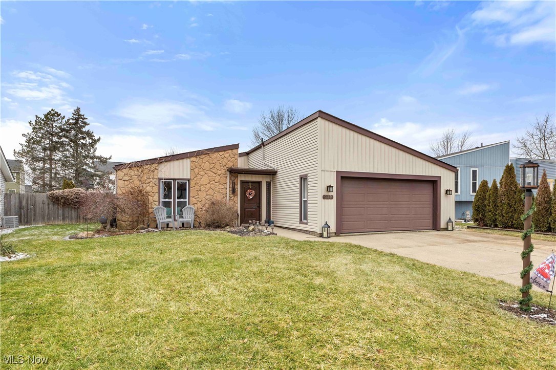 119 Monticello Circle, Elyria, Ohio image 1