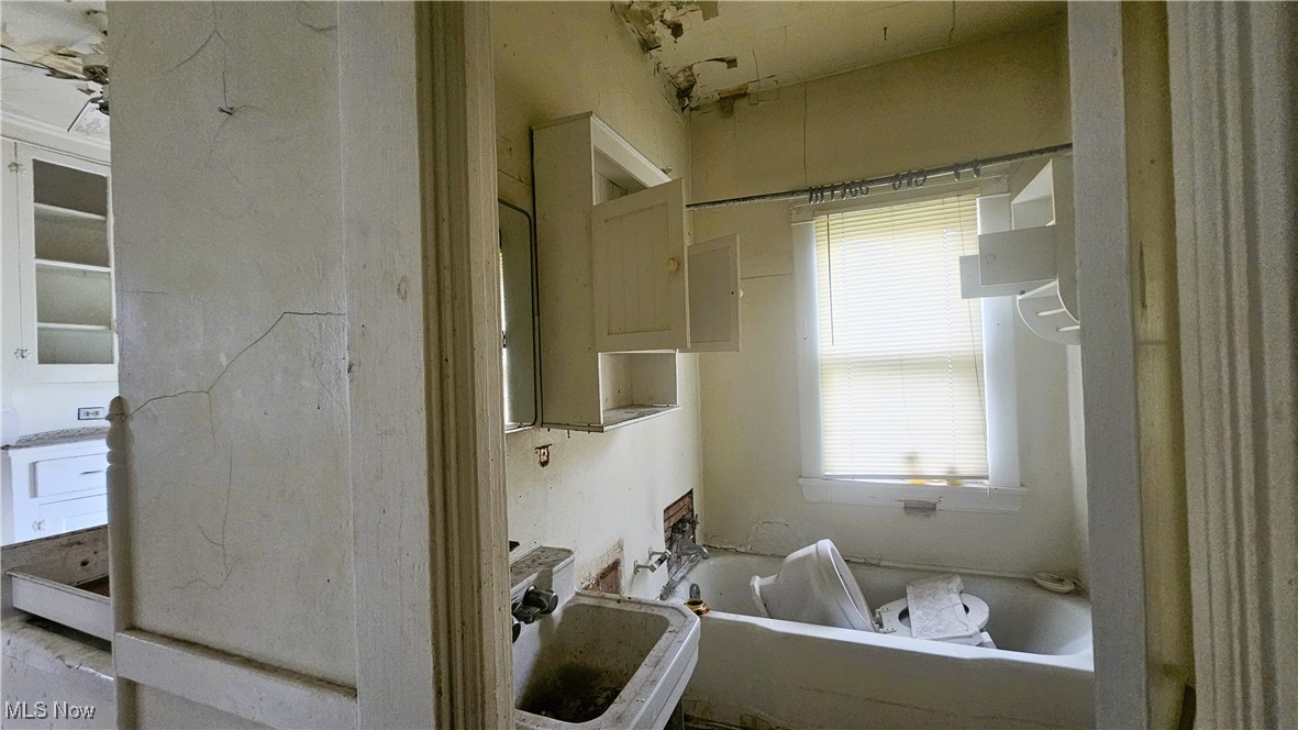 Karoline Knoffs - Residential Income