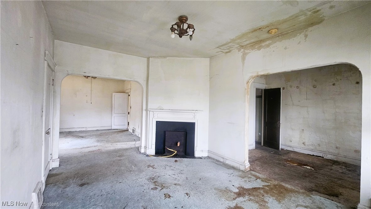 Karoline Knoffs - Residential Income