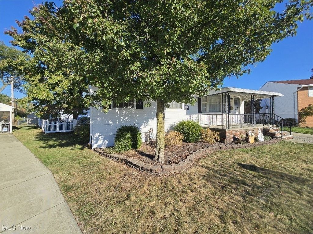 Photo of 17706 Susan Avenue, Cleveland, OH 44111 (MLS # 5164352)