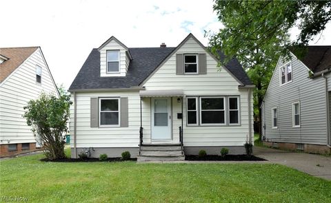 Single Family Residence in Maple Heights OH 18705 Waterbury Avenue.jpg