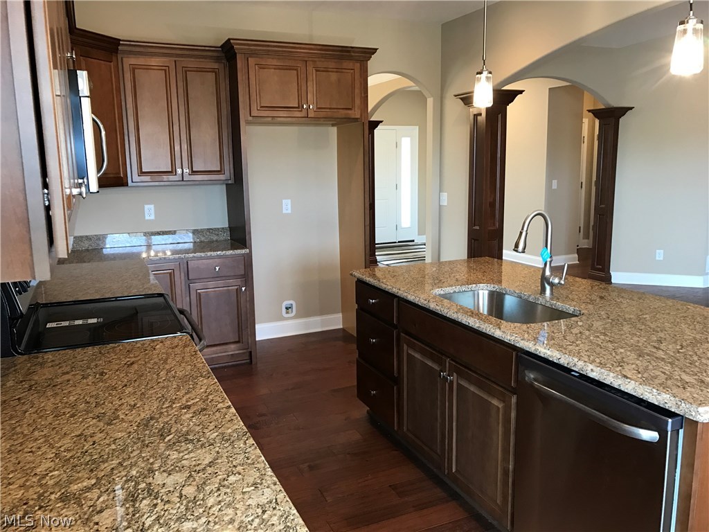 Country Lakes At Fox Meadows - Residential