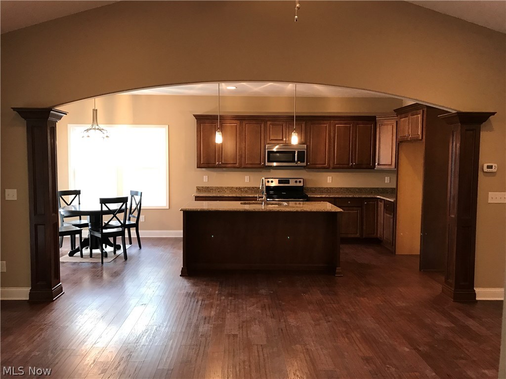 Country Lakes At Fox Meadows - Residential