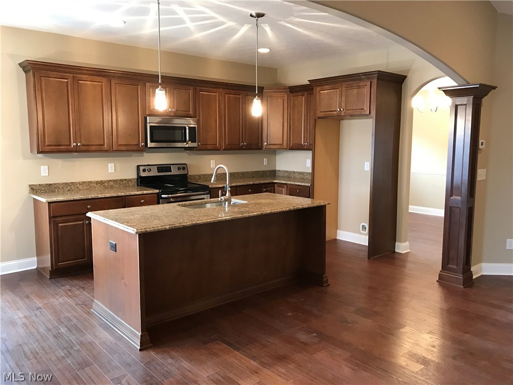 Country Lakes At Fox Meadows - Residential