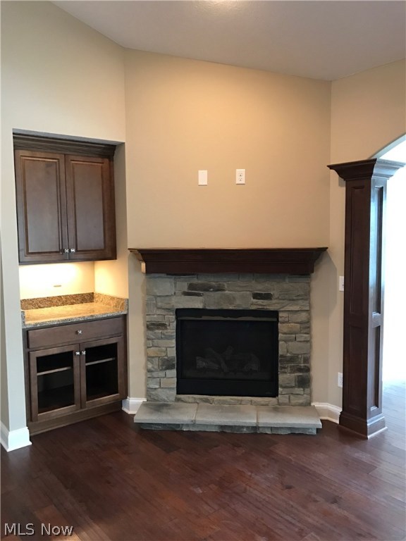 Country Lakes At Fox Meadows - Residential