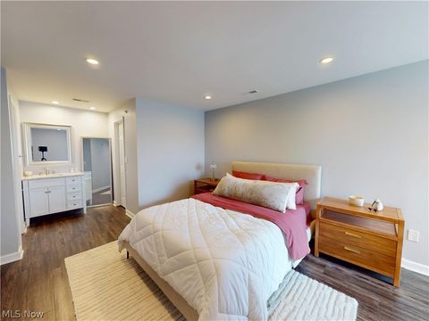 Tiny photo for 240 Fox Hollow Drive #309, Mayfield Heights, OH 44124 (MLS # 5202902)