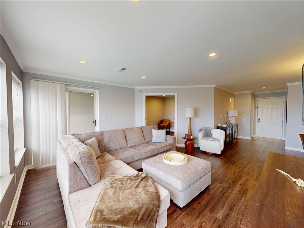 Fox Hollow/Woodhawk Condo - Residential