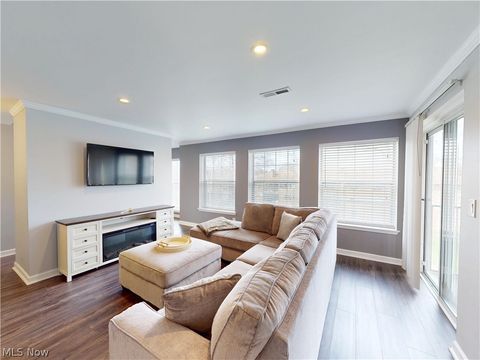 Tiny photo for 240 Fox Hollow Drive #309, Mayfield Heights, OH 44124 (MLS # 5202902)