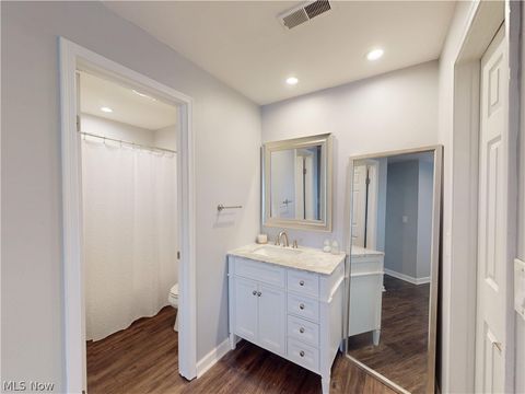 Tiny photo for 240 Fox Hollow Drive #309, Mayfield Heights, OH 44124 (MLS # 5202902)