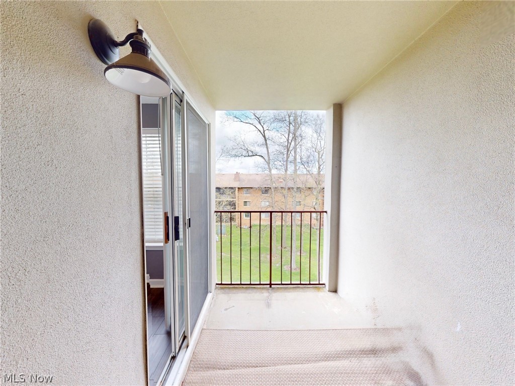 Fox Hollow/Woodhawk Condo - Residential