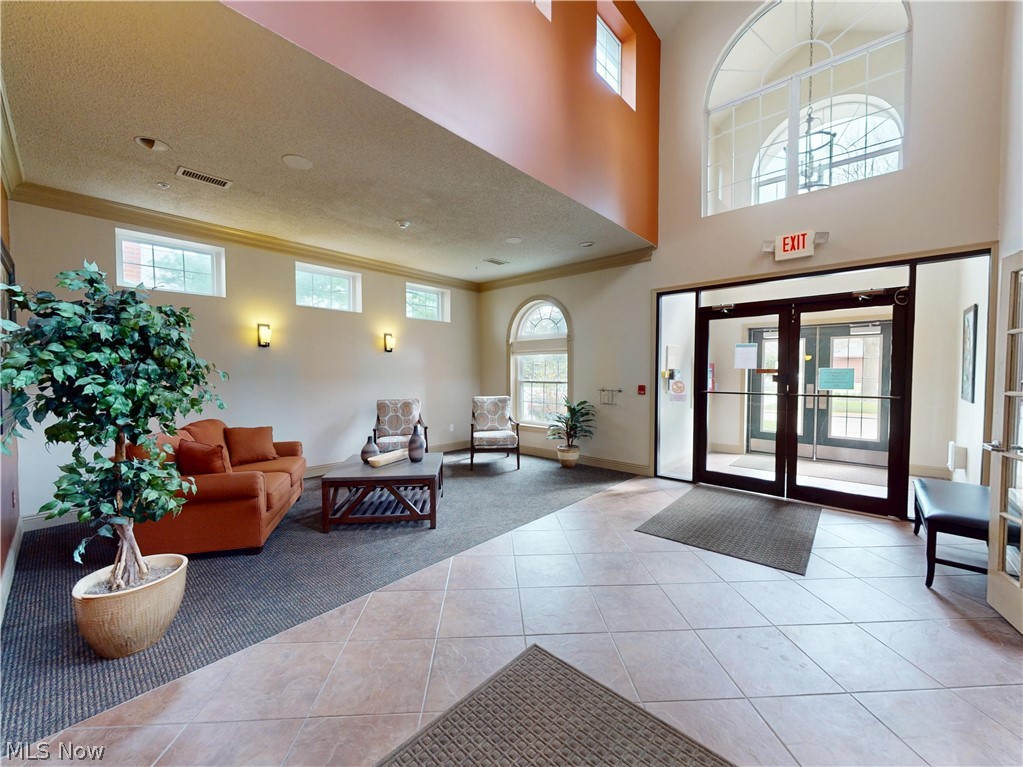 Fox Hollow/Woodhawk Condo - Residential