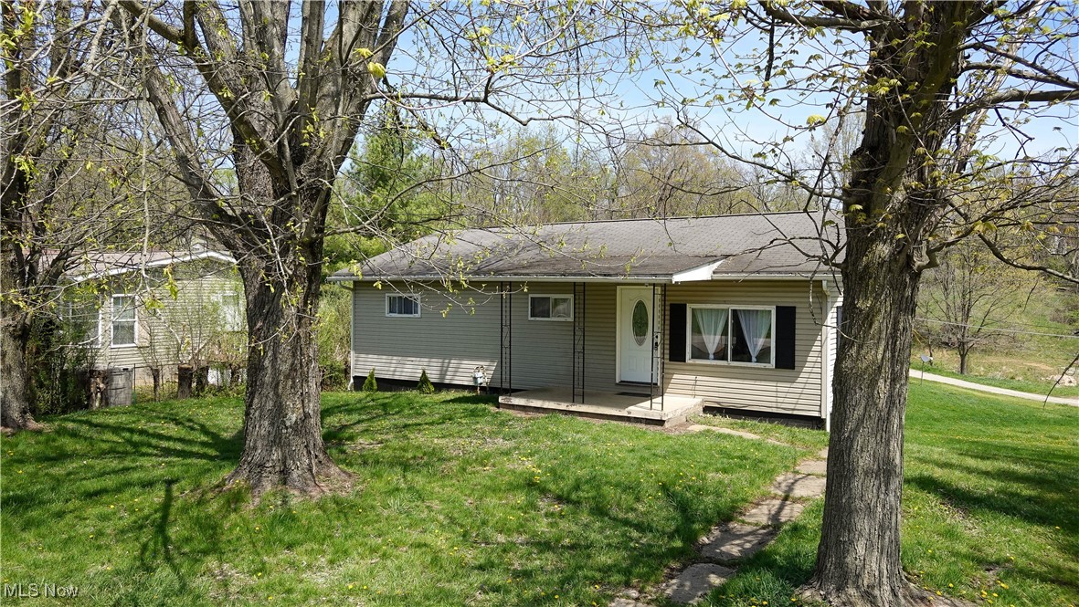 207 Maplewood Drive, Cadiz, Ohio image 1