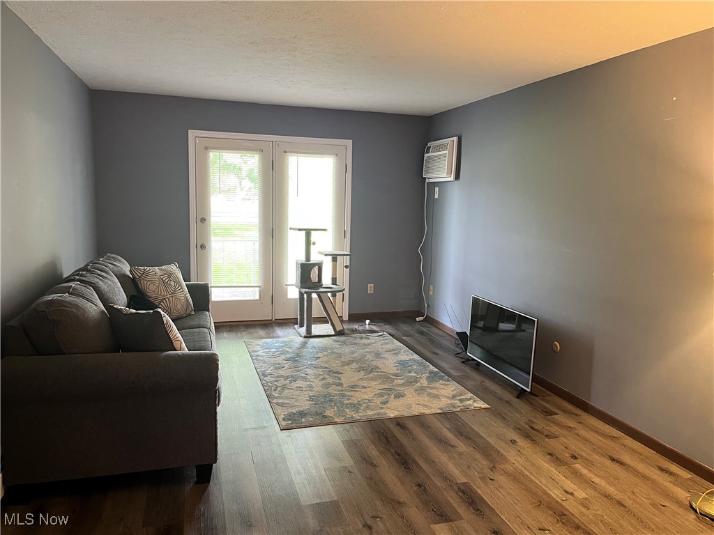 876 Pearson Circle #1, Youngstown, Ohio image 2