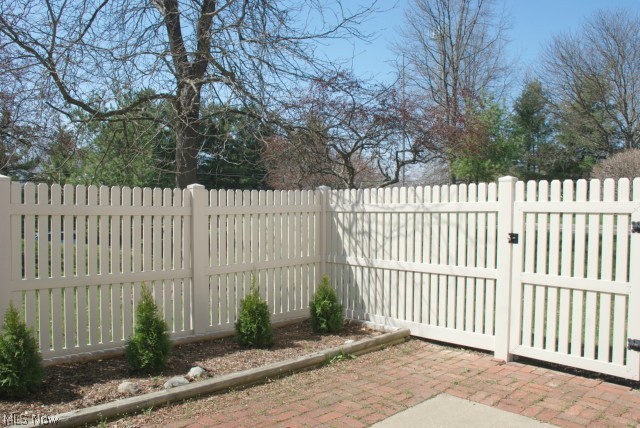 eagles chase condo - Residential